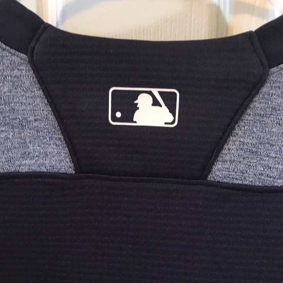 Majestic Thermabase Authentic NY Yankees pullover - Picture 6 of 8